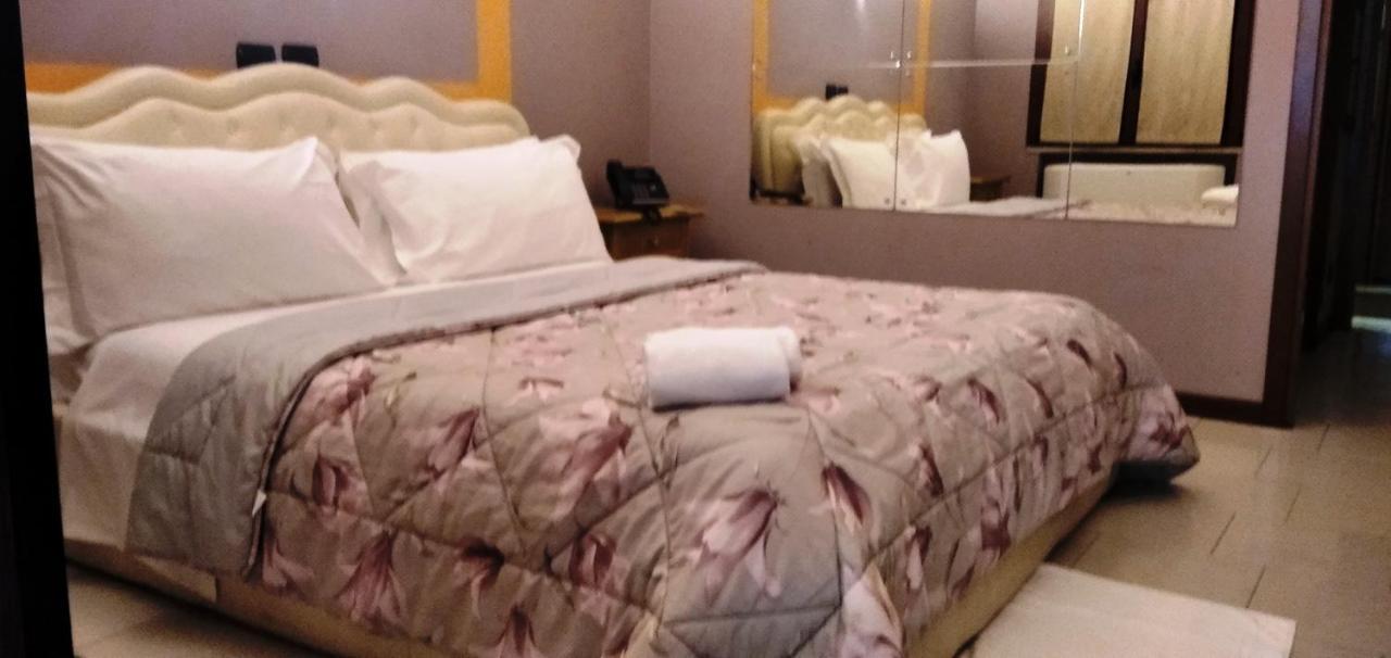埃斯特汽车旅馆 佩斯基耶拉博罗梅奥 外观 照片